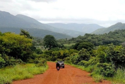 几内亚总统正式批准《 西芒杜铁矿1、2号矿块基础公约》