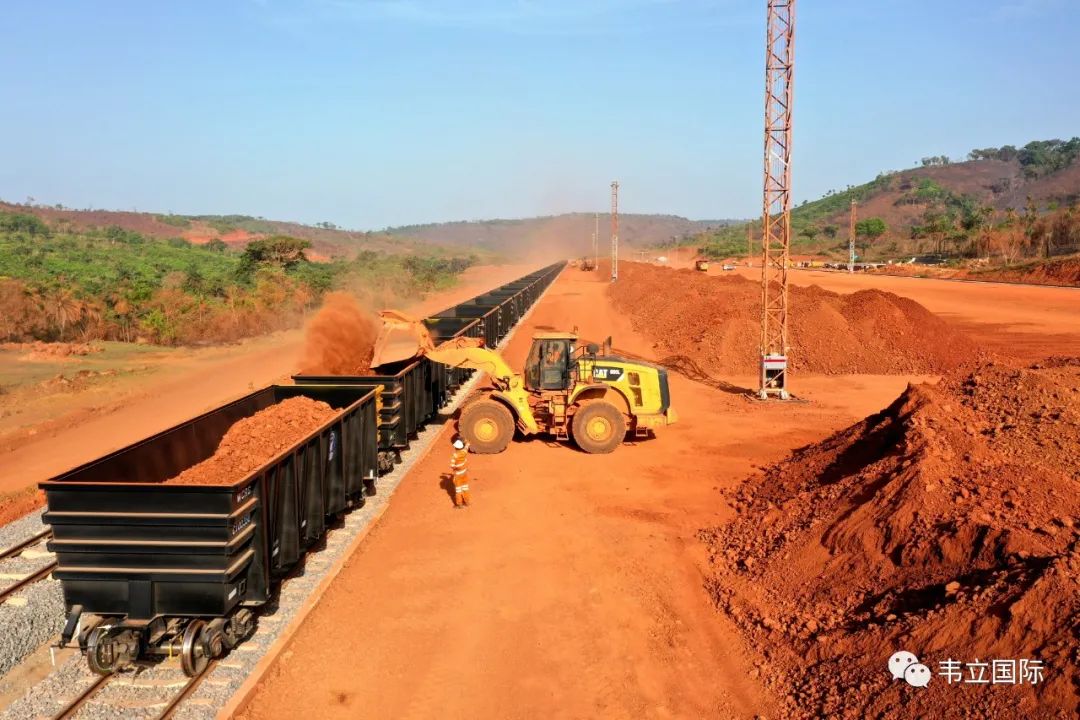 赢联盟达圣铁路首列5000吨重载列车通车测试成功